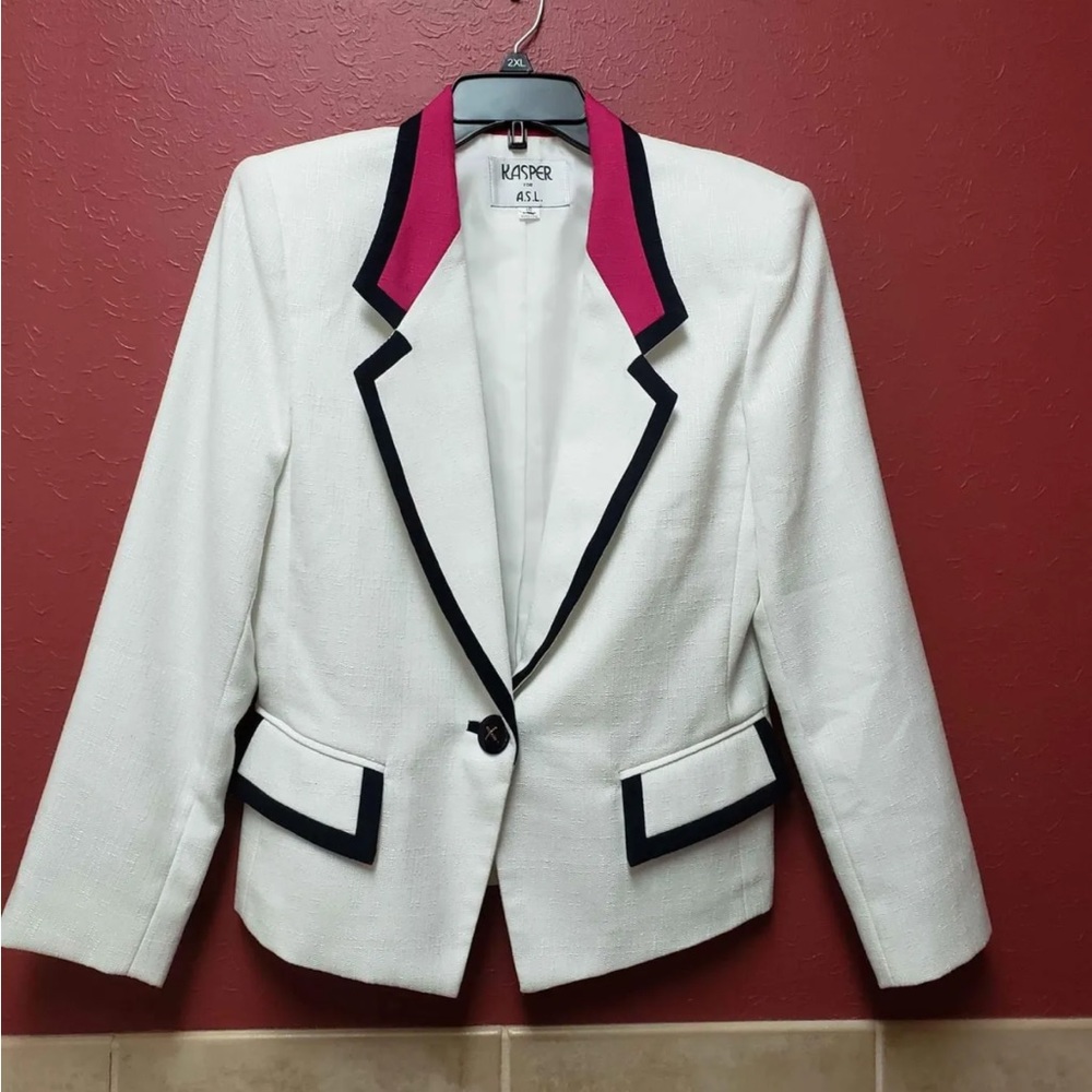 Kasper blazer.